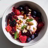 Gewürzte Beerenkompott mit Vanille