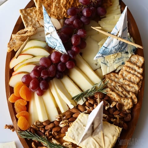 Elegante Segelschiff Käseplatte